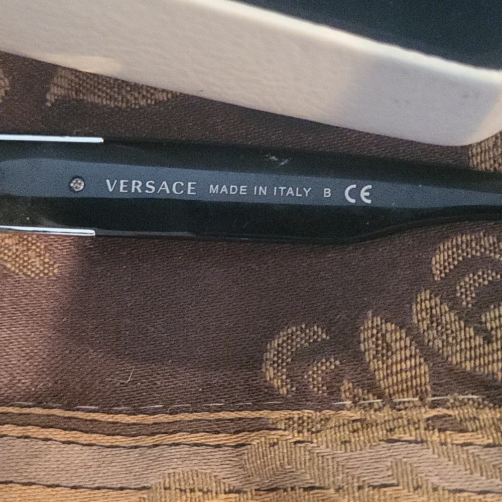 Versace New  Limited Edition Black and White Sunglasses with Classic Frame Xo